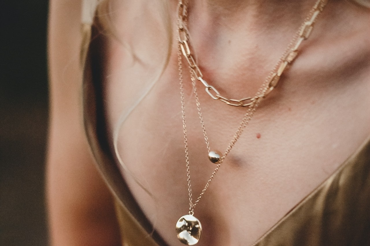 Three layered chain necklaces and pendants